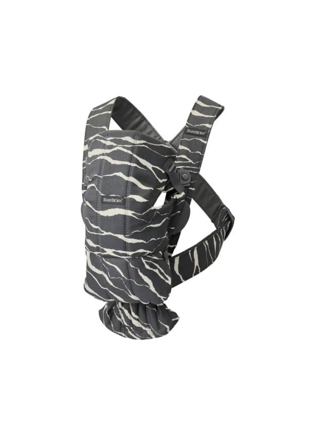 https://res.cloudinary.com/dtaiqpn0c/f_auto,c_limit,w_640,q_80/0978460_babybjörn-baby-carrier-mini-cotton-anthracitelandscape-print-anthracitelandscape-print-cotton.webp