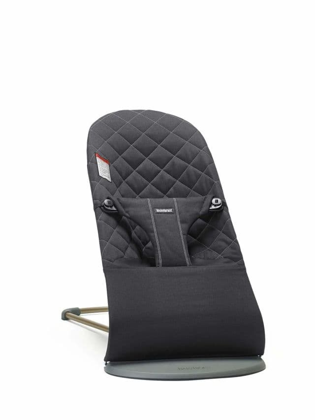 https://res.cloudinary.com/dtaiqpn0c/f_auto,c_limit,w_640,q_80/1002432_babybjörn-bouncer-bliss-woven-classic-quilt-black-black-woven-classic-quilt.webp