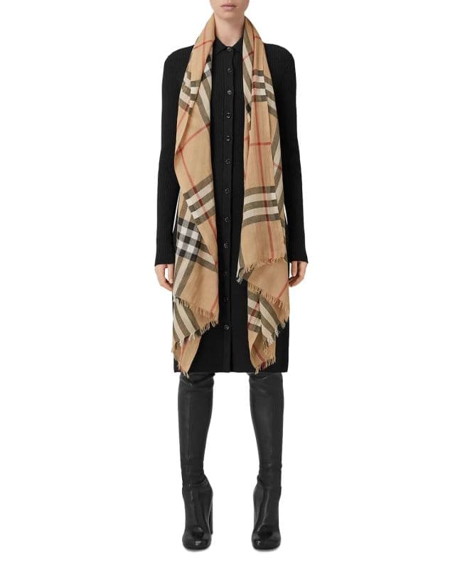 https://res.cloudinary.com/dtaiqpn0c/f_auto,c_limit,w_640,q_80/1134733_burberry-lightweight-check-wool-silk-scarf.webp