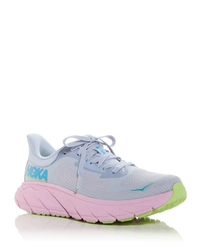 https://res.cloudinary.com/dtaiqpn0c/f_auto,c_limit,w_640,q_80/1136391_hoka-womens-arahi-7-sneakers.webp