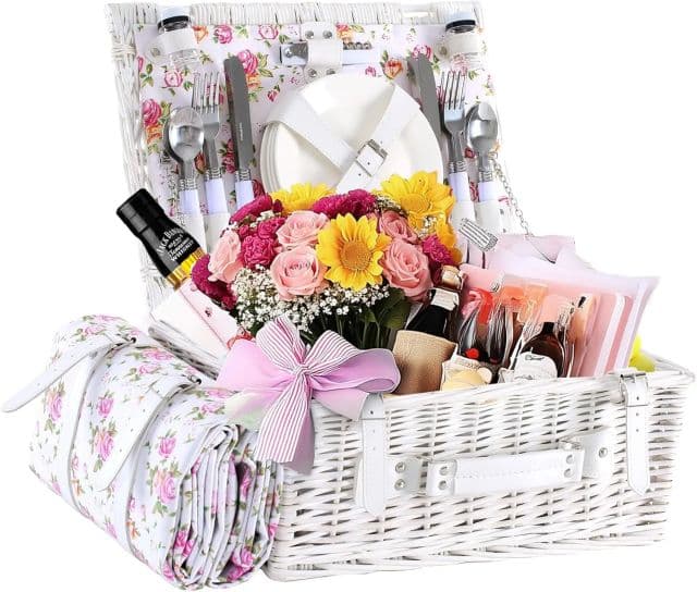 https://res.cloudinary.com/dtaiqpn0c/f_auto,c_limit,w_640,q_80/1159582_wicker-picnic-basket-for-4-with-waterproof-picnic-blanket-and-insulated-cooler-willow-hamper-for-cam.webp
